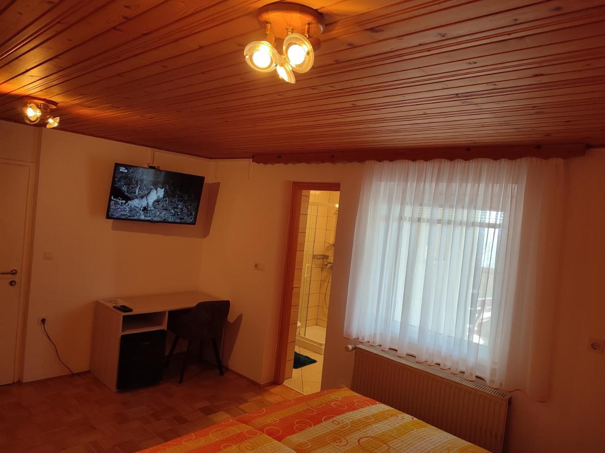 Gostilna Pension Blegos Poljane nad Škofjo Loko المظهر الخارجي الصورة