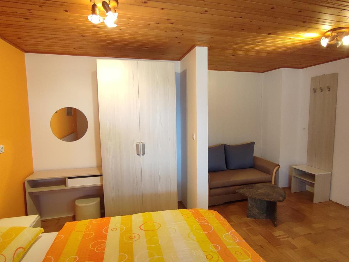 Gostilna Pension Blegos Poljane nad Škofjo Loko المظهر الخارجي الصورة