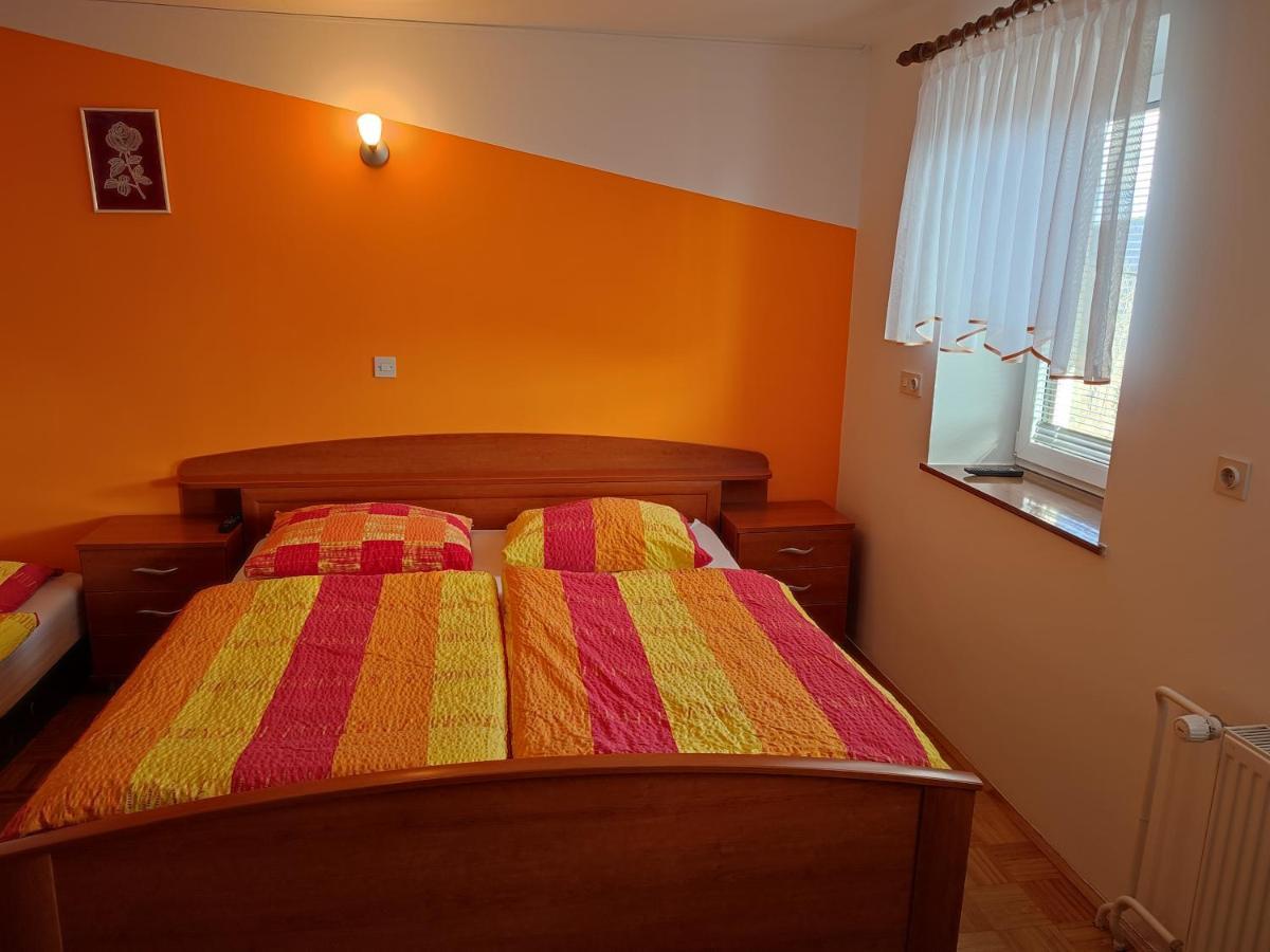 Gostilna Pension Blegos Poljane nad Škofjo Loko المظهر الخارجي الصورة