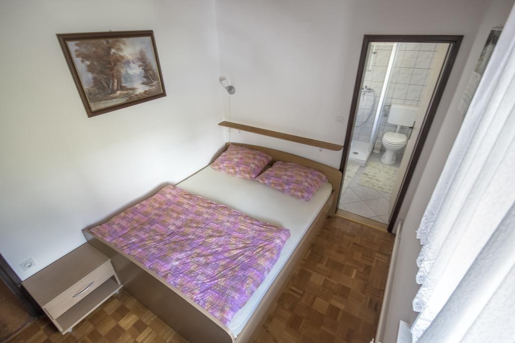 Gostilna Pension Blegos Poljane nad Škofjo Loko الغرفة الصورة