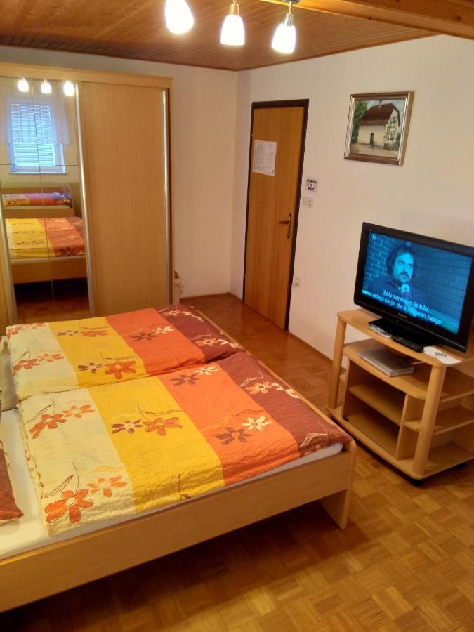 Gostilna Pension Blegos Poljane nad Škofjo Loko المظهر الخارجي الصورة